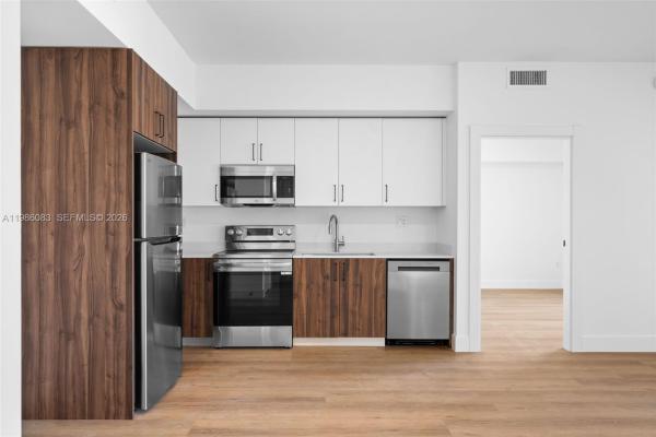 2479 NE 192nd St #208, Unincorporated Dade County, Florida 33180, image 1