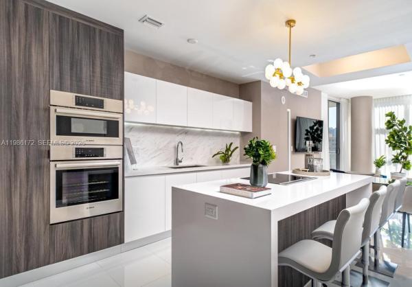 Paramount Miami Worldcenter, 851 NE 1st Ave #1011, Miami, Florida 33132, image 1