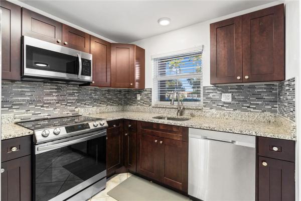 Sunrise Lakes 3, 9540 Sunrise Lakes Blvd #103, Sunrise, Florida 33322, image 2