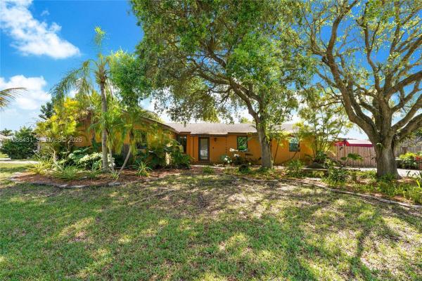 28101 SW 161st Ave, Unincorporated Dade County, Florida 33033, image 1