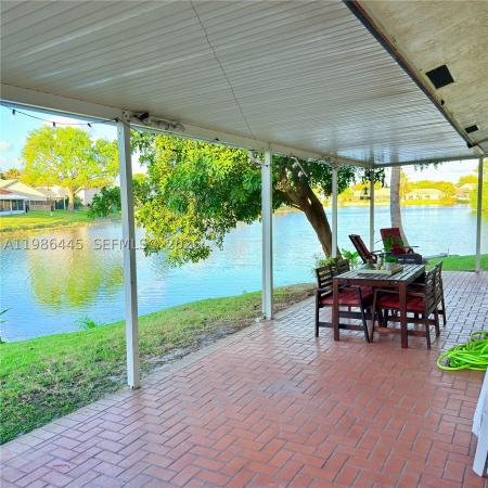 Quincey Park, 10025 SW 16th St, Pembroke Pines, Florida 33025, image 2