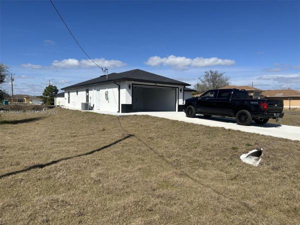 Lehigh Acres, 712 Euston Ave S, Lehigh Acres, Florida 33974, image 2