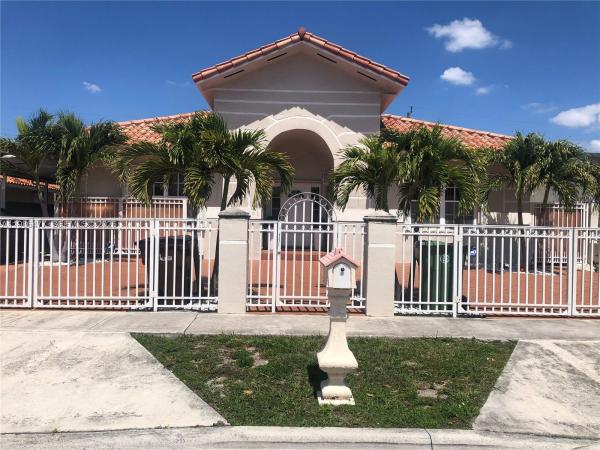 Essex Village, 661 NE 4th Pl, Hialeah, Florida 33010, image 1
