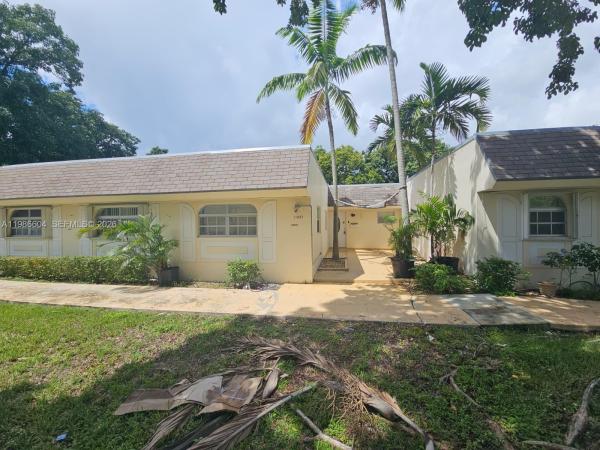 Green Hills Park West, 11287 SW 169th St #V41032, West Perrine, Florida 33157, image 2