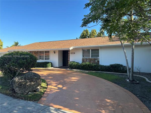 West Gardens, 9814 SW 4th Ter, Fountainebleau, Florida 33174, image 3