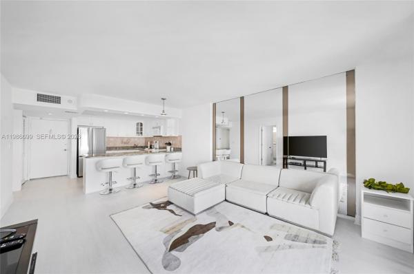 Royal Atlantic, 465 Ocean Dr #1102, Miami Beach, Florida 33139, image 2
