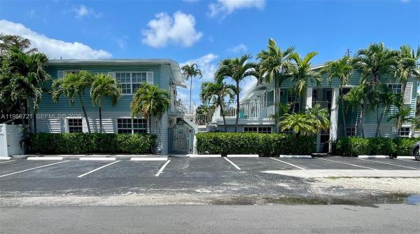 Petite, 57 NE 24th St #Cottage, Wilton Manors, Florida 33305, image 1