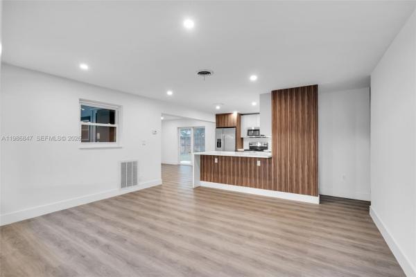 Cresthaven, 3180 NE 10th Ter, Pompano Beach, Florida 33064, image 1