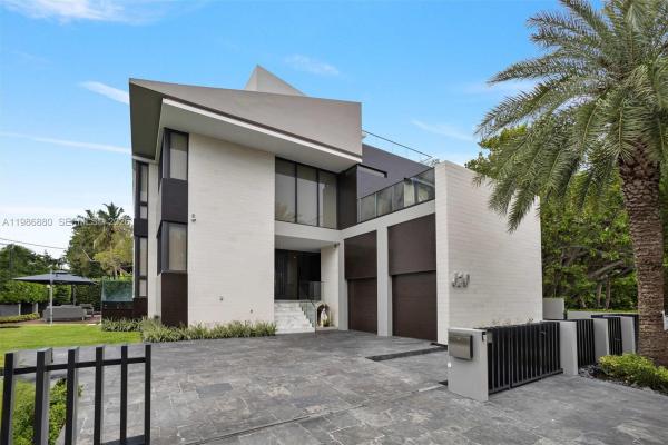 Biscayne Key Estates, 610 Harbor Cir, Key Biscayne, Florida 33149, image 1