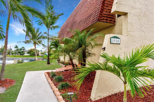 Westview, 8980 Palm Tree Ln #8980, Pembroke Pines, Florida 33024, image 1