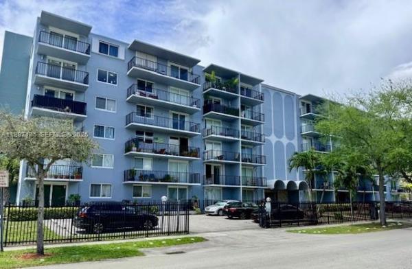 3 Horizons North, 1470 NE 125th Ter #802, North Miami, Florida 33161, image 1