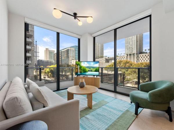 11 NE 6th St #301, Miami, Florida 33132, image 1