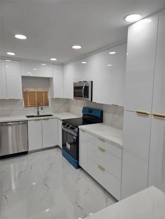 Hollybrook Golf & Tennis Club, 700 S Hollybrook Dr #207, Pembroke Pines, Florida 33025, image 1