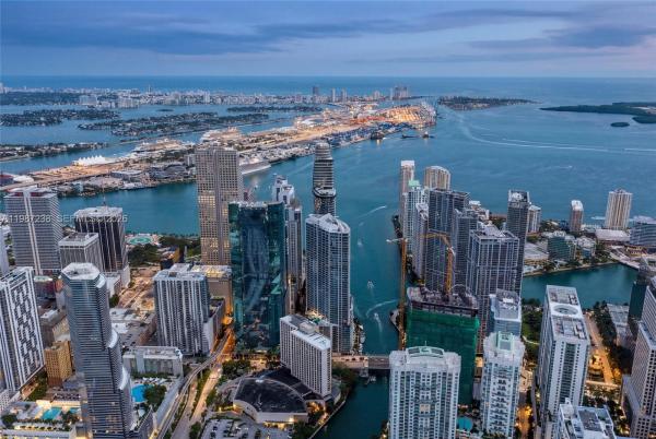 Epic Hotel & Residences, 200 Biscayne Boulevard Way #5010, Miami, Florida 33131, image 1