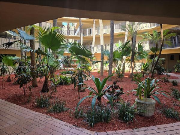 8615 NW 8th St #319, Unincorporated Dade County, Florida 33126, image 1