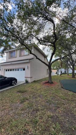 Biscayne At Huntington, 4220 SW 153rd Ave, Miramar, Florida 33027, image 2