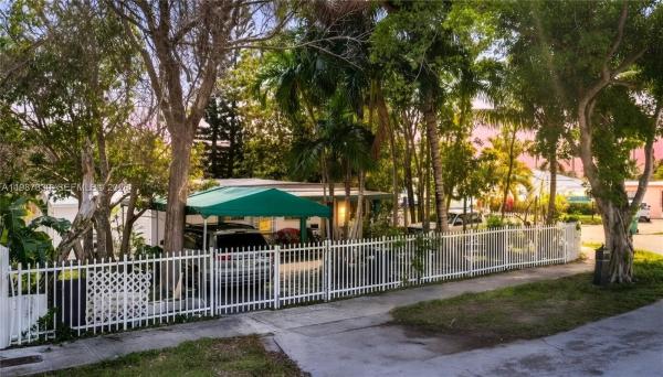 4661 SW 101st Ave, Unincorporated Dade County, Florida 33165, image 1