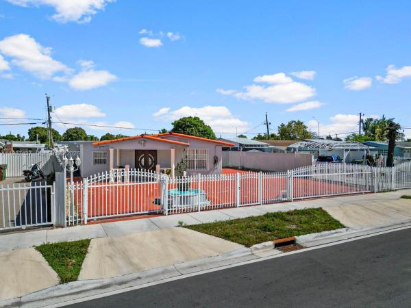 Essex Village, 871 SE 5th Pl, Hialeah, Florida 33010, image 1