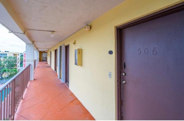 9240 Fontainebleau Blvd #506, Unincorporated Dade County, Florida 33172, image 1