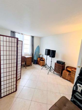 Arlen House Central, 300 Bayview Dr #915, Sunny Isles Beach, Florida 33160, image 1