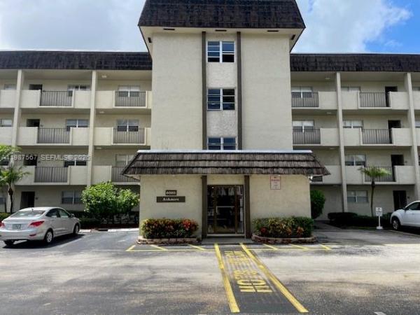 The Greens Of Inverrary, 6020 NW 44th St #406, Lauderhill, Florida 33319, image 2