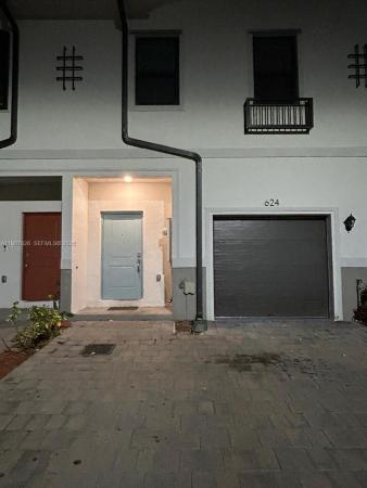 Regal Palm Square, 624 SW 12th St, Florida City, Florida 33034, image 1