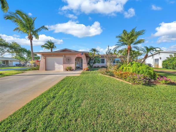 Pasadena Lakes, 9621 NW 8th St, Pembroke Pines, Florida 33024, image 1