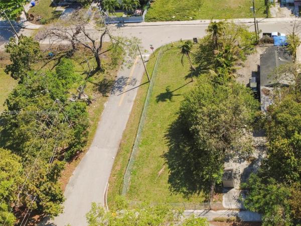 De Leon Park, 800 NW 30th St, Miami, Florida 33127, image 2