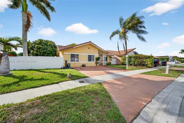 Munne Royal Homes, 14446 SW 96th Ter, The Hammocks, Florida 33186, image 2