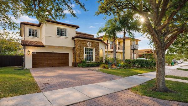 Laroc Estates, 16479 SW 50th Ter, Kendale Lakes, Florida 33185, image 2