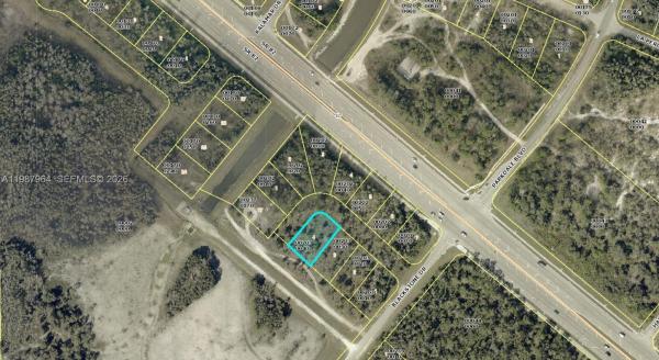 Mirror Lakes, 807 Fabian Cir, Fort Myers, Florida 33913, image 2