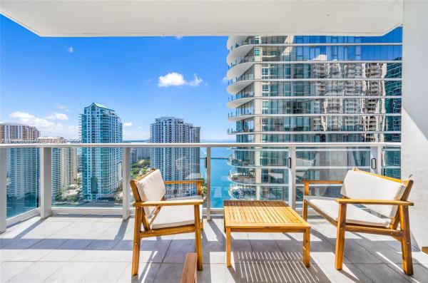 Met 1, 300 S Biscayne Blvd #T-2806, Miami, Florida 33131, image 1