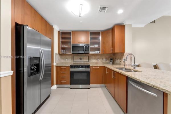 Ocean Marine Yacht Club, 1945 S Ocean Dr #604, Hallandale Beach, Florida 33009, image 2