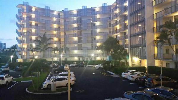 Ensenada, 3475 N Country Club Dr #202, Aventura, Florida 33180, image 2