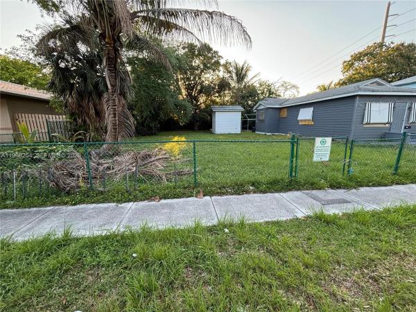 Park Hill, 214 SW 1st Ave, Dania Beach, Florida 33004, image 2