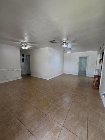 Carol City, 4946 NW 186th St, Miami Gardens, Florida 33055, image 3