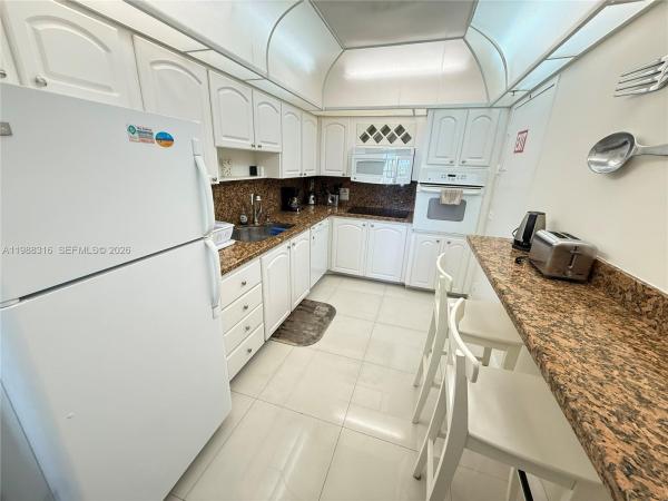 Tides On Hollywood Beach, 3901 S Ocean Dr #5W, Hollywood, Florida 33019, image 2
