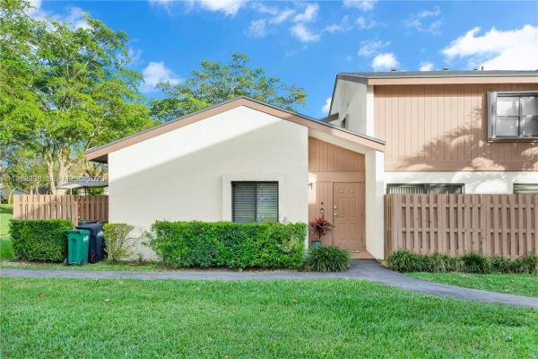 Unincorporated Dade County, Florida 33176, image 1