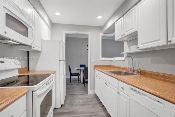Lado Del Rio, 400 N Riverside Dr #214, Pompano Beach, Florida 33062, image 2