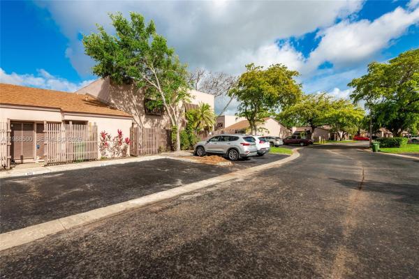 Flamingo Villas At Pembroke Lakes, 1172 NW 122nd Ter, Pembroke Pines, Florida 33026, image 2