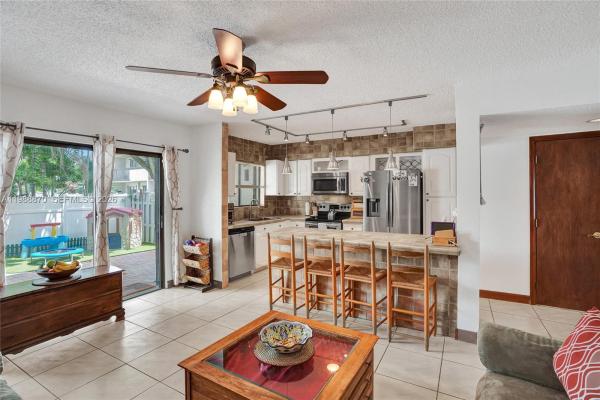 Lakeview Townhomes, 16465 NE 26th Ave #18, North Miami Beach, Florida 33160, image 1