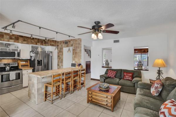 Lakeview Townhomes, 16465 NE 26th Ave #18, North Miami Beach, Florida 33160, image 2