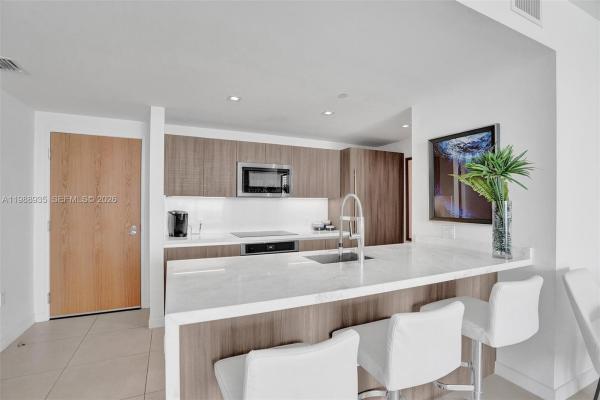 Tiffany House, 401 N Birch Rd #513, Fort Lauderdale, Florida 33304, image 1