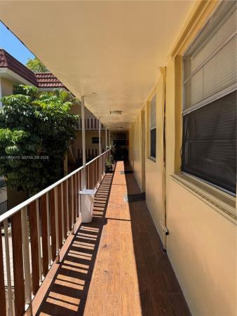 Oxford Court, 13655 NE 10th Ave #208, North Miami, Florida 33161, image 2