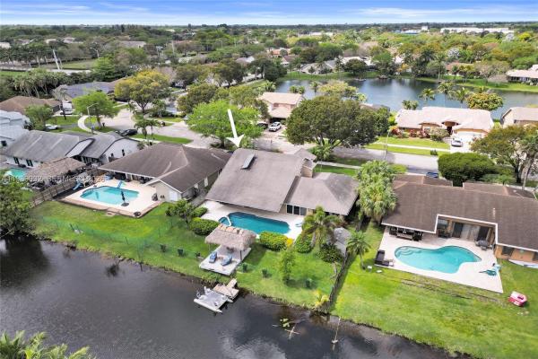 Country Address Encore, 5832 SW 88th Ter, Cooper City, Florida 33328, image 2