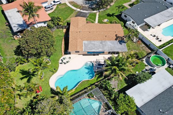 Pasadena Lakes, 8730 NW 18th St, Pembroke Pines, Florida 33024, image 2
