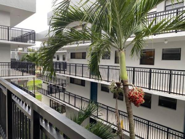 650 NE 149th St #102F, Unincorporated Dade County, Florida 33161, image 1