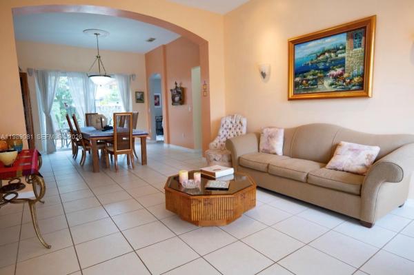Garden Hills West, Kendall, Florida 33196, image 3