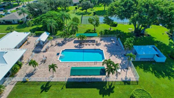 8662 Bella Vista Dr, Boca Raton, Florida 33433, image 2