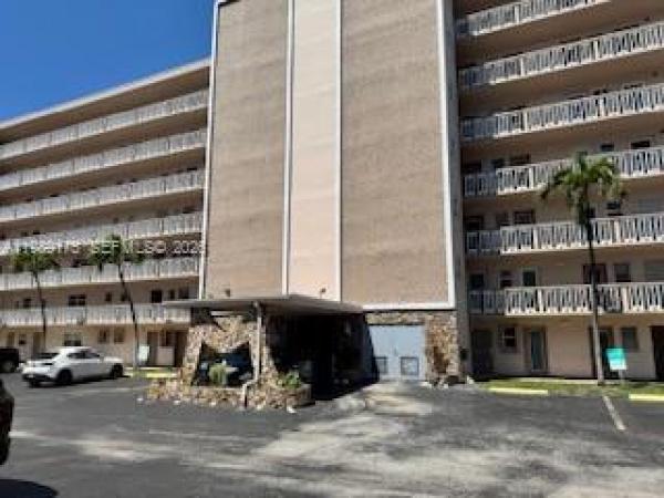 Meadowbrook Towers, 421 NE 14th Ave #401, Hallandale Beach, Florida 33009, image 1
